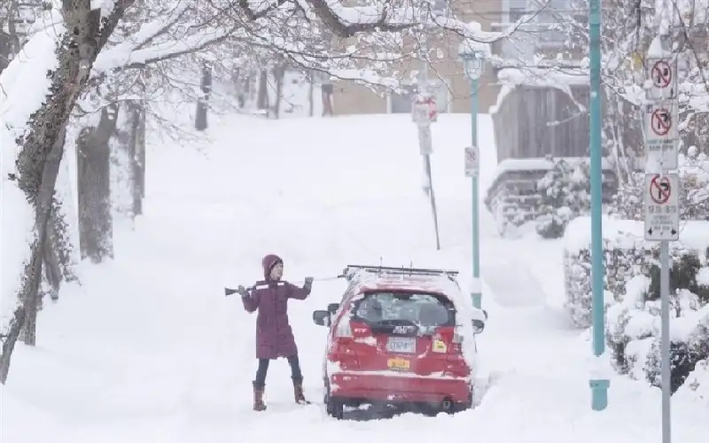 عاشا بسيارة.. وفاة طفلين بسبب البرد