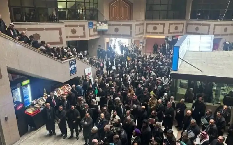 خارجية الاحتلال تدين تدنيس العلم الإسرائيلي