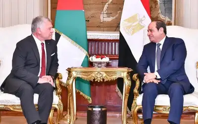 الملك والرئيس المصري يجددان التأكيد على
