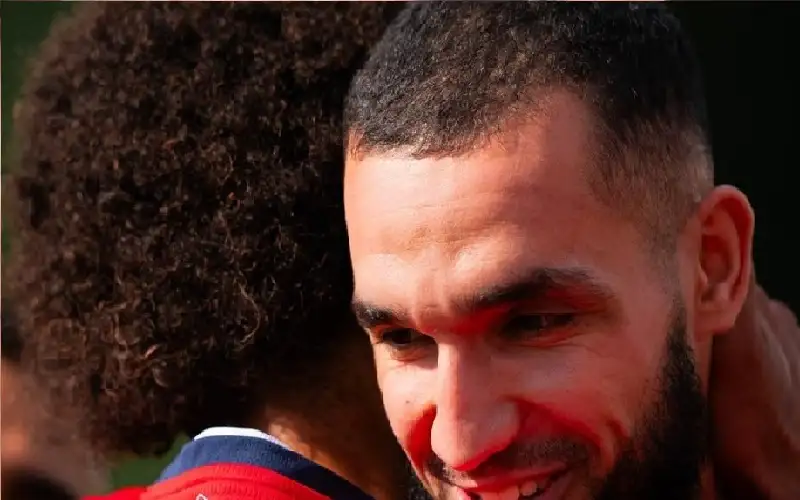 بعد توقف قلبي رئوي.. الجزائري بن