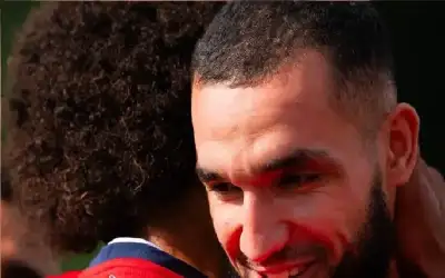 بعد توقف قلبي رئوي.. الجزائري بن