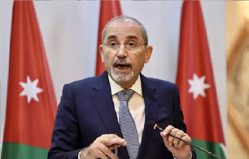 وزير الخارجية يشارك في مؤتمر باريس