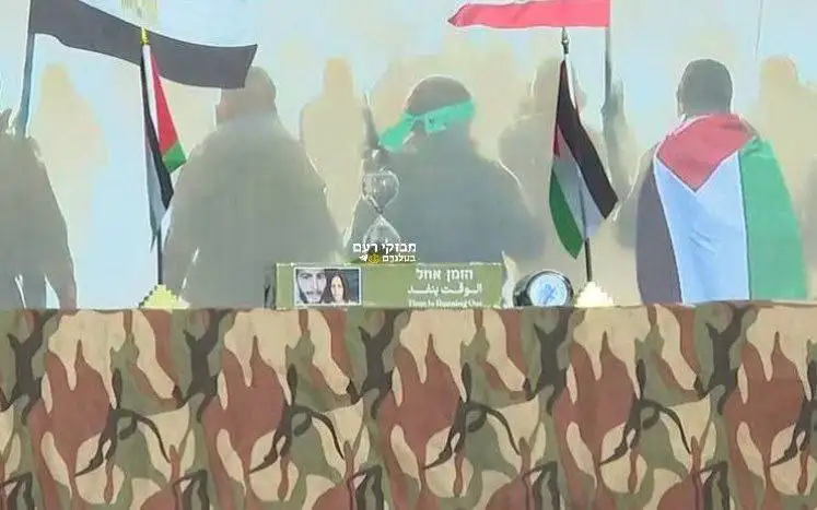 هدية غير متوقعة من القسام لطفلة