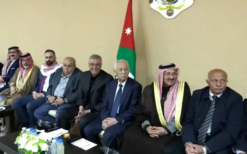 العيسوي يلتقي أكثر من (1500) من