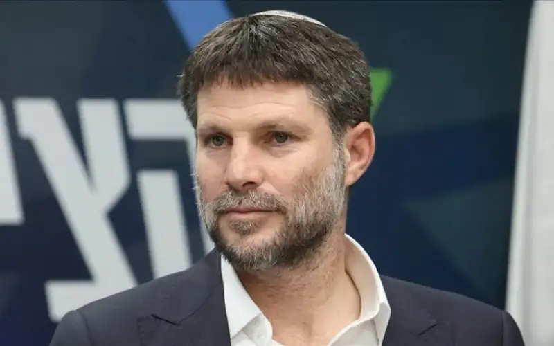 سموتريتش يتمنى بدء خطة ترمب لتهجير