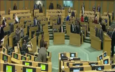 النواب يبقي على المملكة بعد مناشدة