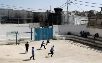الاحتلال يداهم مدارس الأونروا بالقدس ومعهد