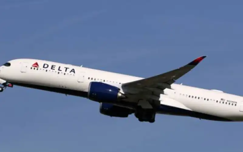 خبراء يفسرون كيف نجا ركاب طائرة