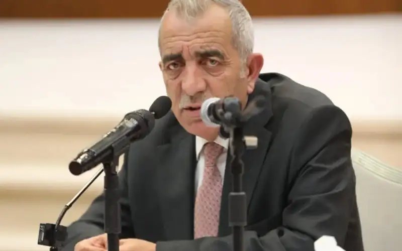 الرواشدة يقرر تمديد أوقات عمل المراكز