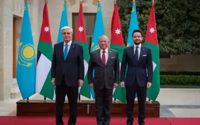 الملك ورئيس كازاخستان يبحثان العلاقات الثنائية