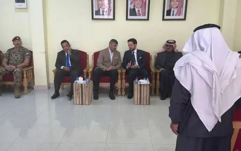 ولي العهد يعزي بوفاة والد زميله