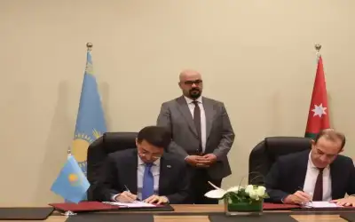 الأردن وكازاخستان يوقعان مذكرة تعاون في