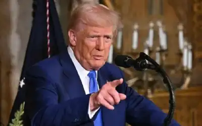 ترامب هاجم زيلينسكي واتهم أوكرانيا باختلاس
