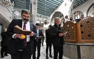 يهود سوريا يعودون مع حاخامهم بدعوة