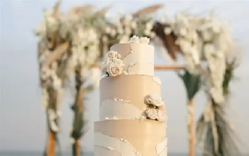 والدة العروس تنتقم من ابنتها خلال