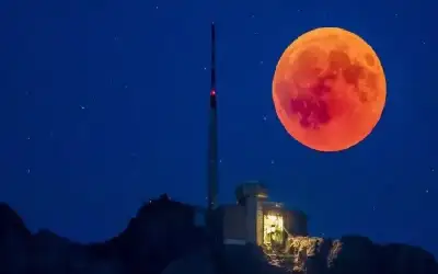 القمر الدموي.. ظاهرة فلكية نادرة في