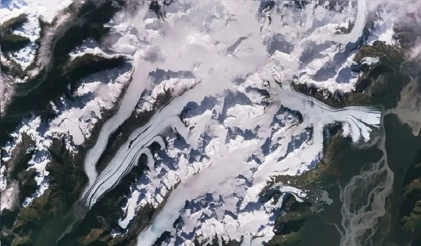 دراسة صادمة: الأنهار الجليدية تذوب بمعدل