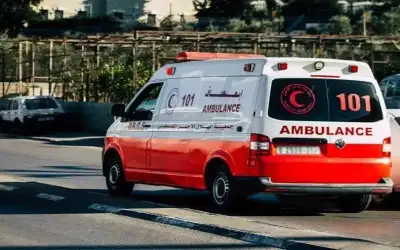 إصابة فلسطيني وزوجته بعد صدم آلية