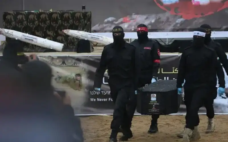 ما نوع القنابل التي عرضتها المقاومة