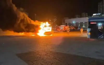 شرطة الاحتلال: انفجار حافلتين جنوب تل