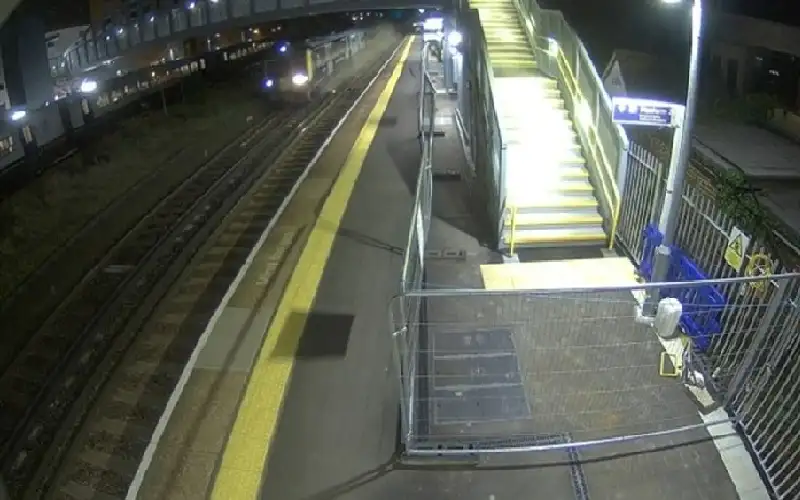 بريطانيا.. خطأ تقني كاد يحول قطارا