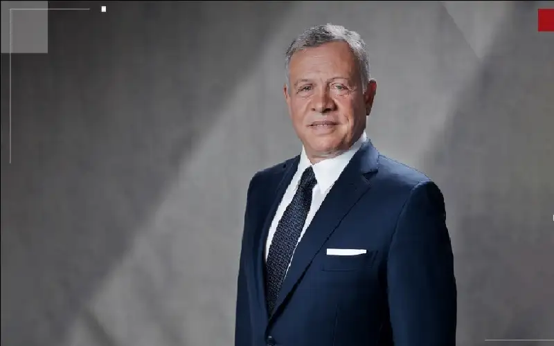 الملك يغادر أرض الوطن متوجها إلى