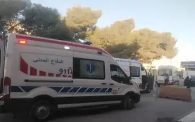 وفاتان و3 إصابات بحادث تصادم مركبتين