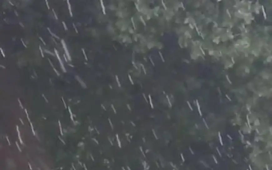 بدء هطول حبيبات ثلجية في مناطق