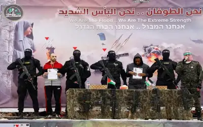 حماس تسلم محتجزين إسرائيليين اثنين للصليب