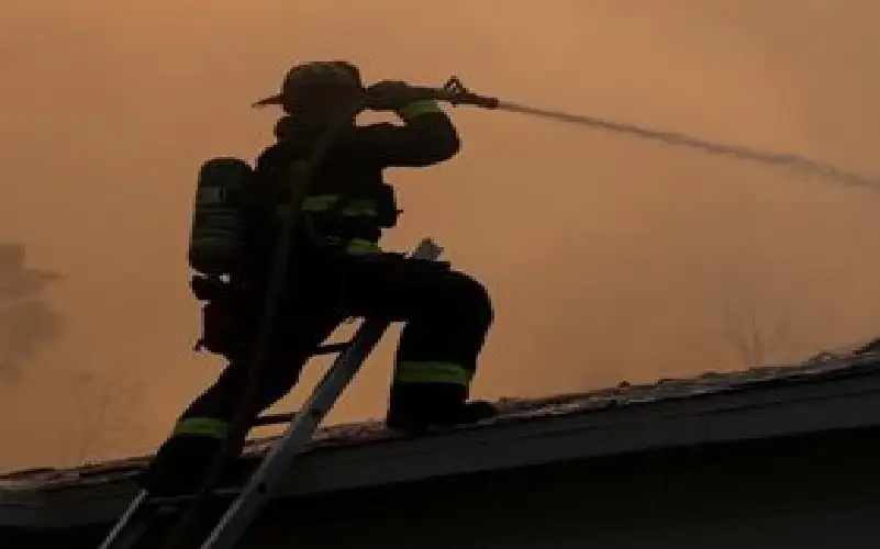 بسبب الحرائق.. رئيسة بلدية لوس أنجليس