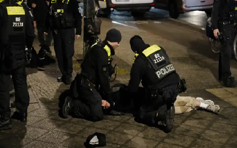 عمره 19 عاما.. ألمانيا تكشف هوية