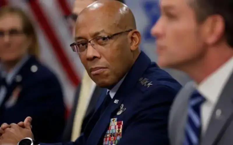 ترامب يقيل رئيس هيئة الأركان المشتركة