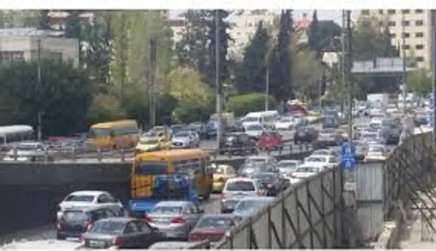 شوارع عمان تزدحم بسبب الجلمود