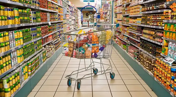 الصناعة والتجارة تؤكد ضرورة الالتزام بوضع