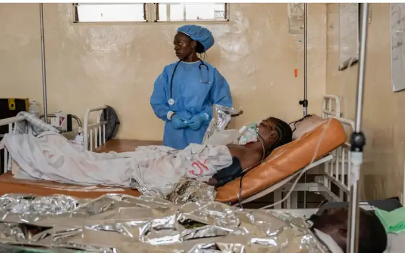 بدأ بعدما تناول 3 أطفال خفاشا