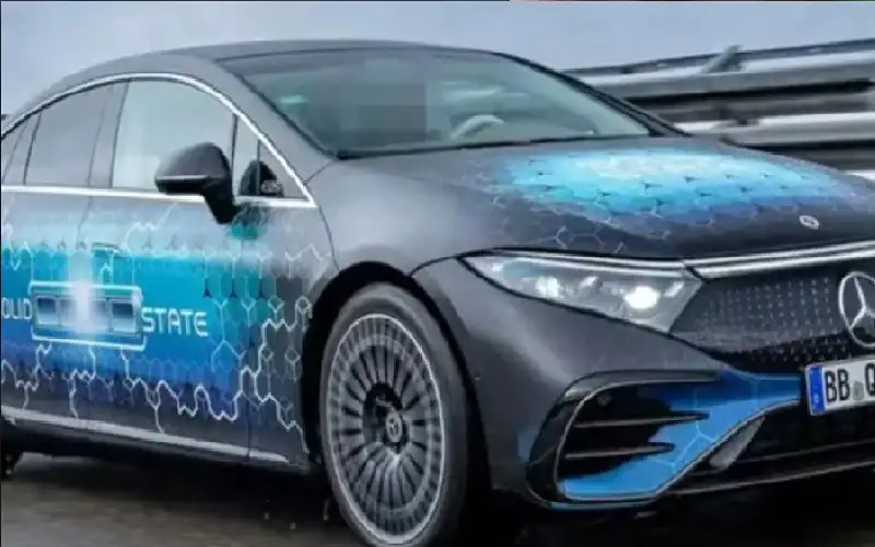 مرسيدس تطلق أول سيارة كهربائية بالبطارية