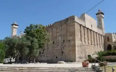 الاحتلال يسحب صلاحية إدارة العمل بالحرم