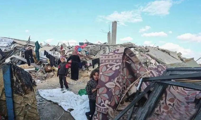 على أنقاض الحياة: نار صغيرة تطهو