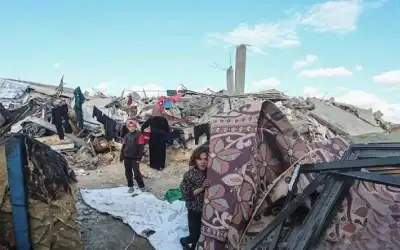 على أنقاض الحياة: نار صغيرة تطهو