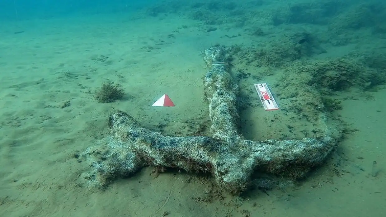 العثور على 250 سفينة غارقة فيها