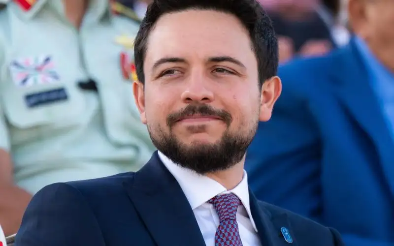 ولي العهد يهنئ بحلول شهر رمضان