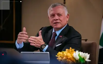 الملك يهنئ بذكرى تعريب قيادة الجيش