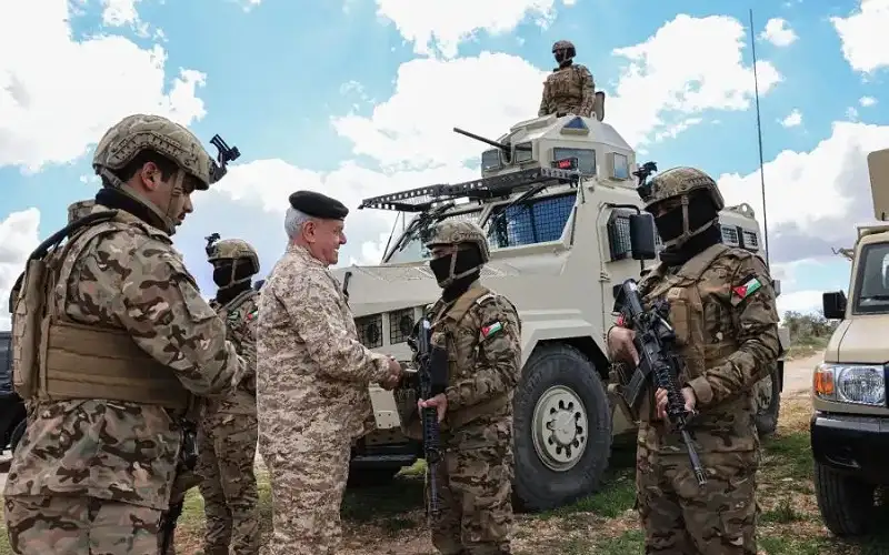 رئيس هيئة الأركان المشتركة يتفقد واجهة