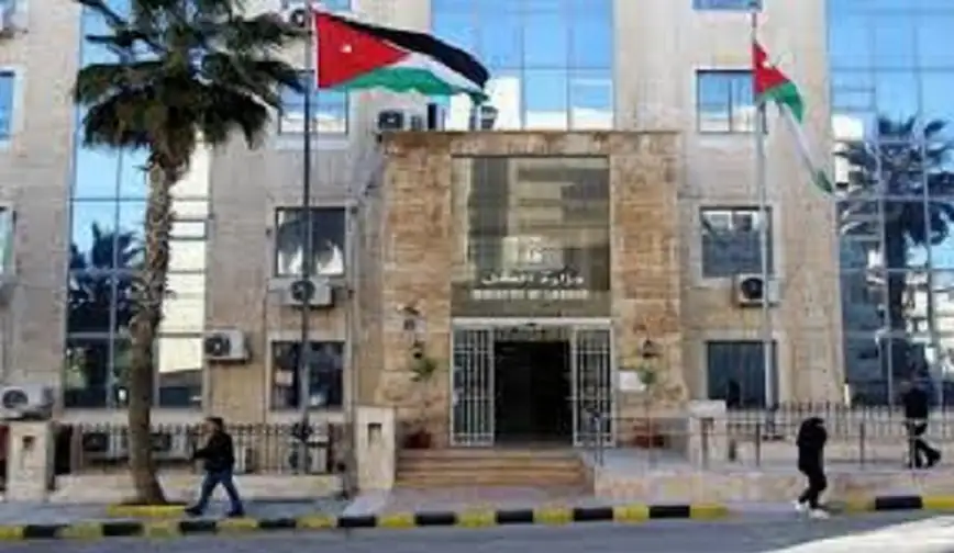 العمل تدعو منشآت القطاع الخاص لتوثيق