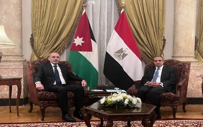 الصفدي يلتقي مع نظيره المصري قبيل