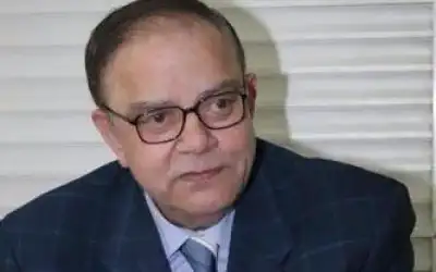 شاهزادة يعتذر للأطباء والممرضين بمدينة الحسين
