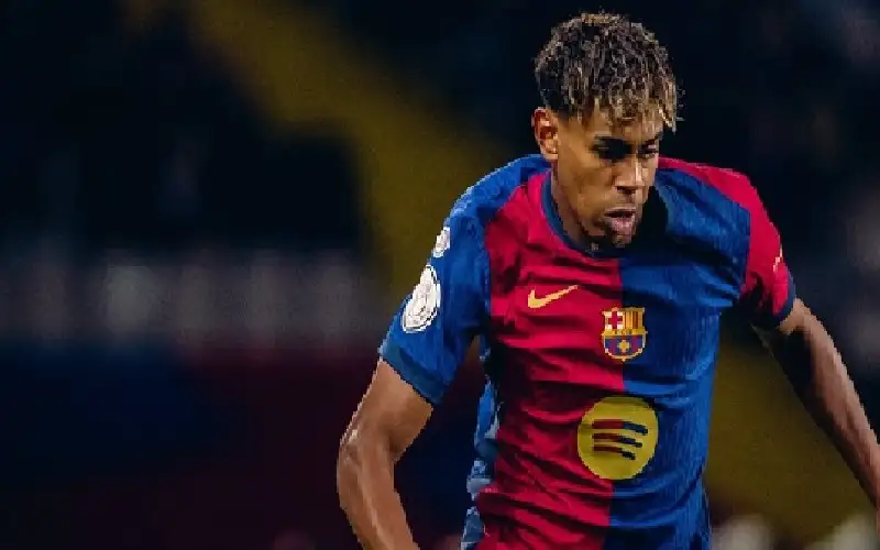 لامين يامال يمدد عقده مع برشلونة