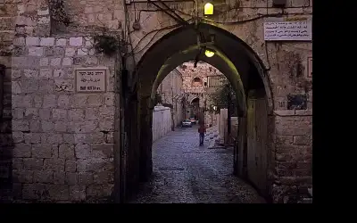 الاحتلال يخلي مبنى تاريخيا بالقدس ويضمه