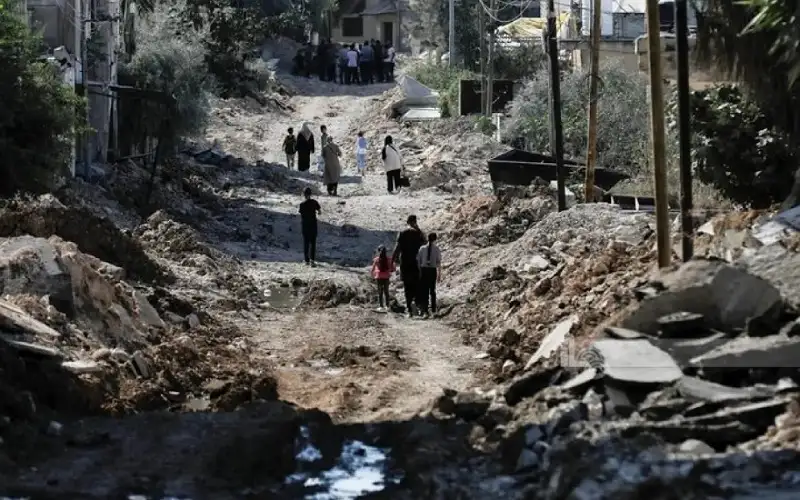 الاحتلال يخطر بهدم 17 منزلا في