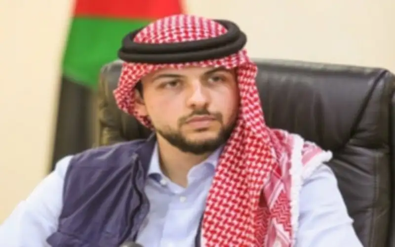 ولي العهد يجري اتصالا مع وزير